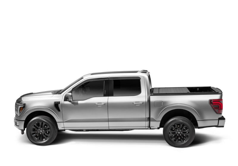 RealTruck 19-26 RAM 1500 5.7ft Bed (w/o MultiFunction Tailgate) RetraxPRO EZ-Off FRC-4000