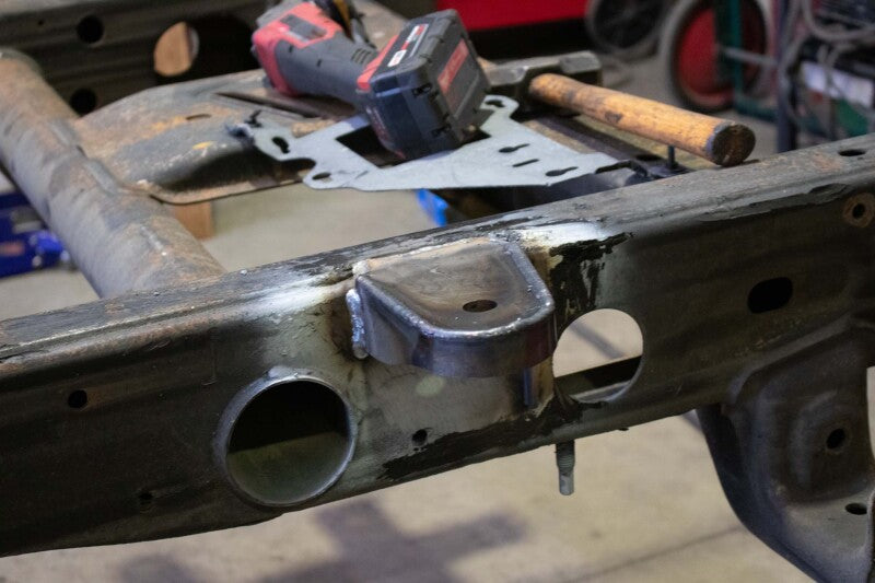 Rust Buster 11-18 Chevy Silverado 2500HD/3500HD Rear Bed Mount - Right