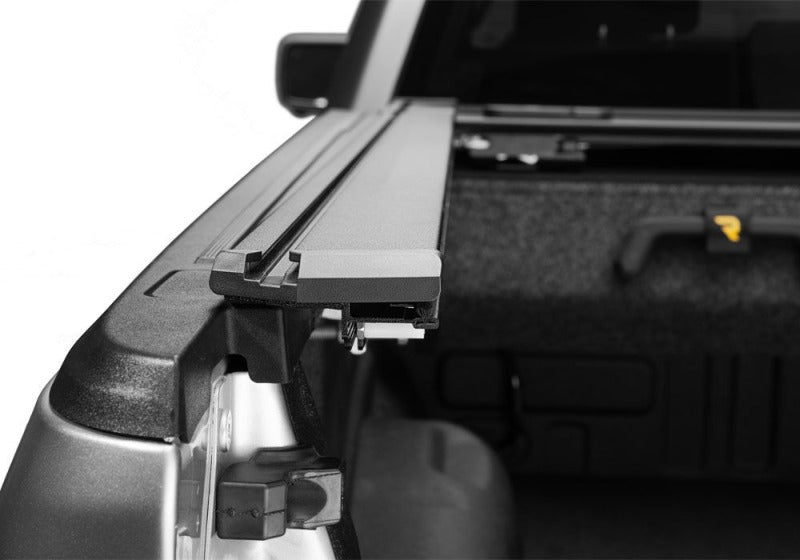 Retrax 22-26 Nissan Frontier 5ft Bed (w or w/o Utilitrack) RetraxPRO EZ-Off FRC-4000