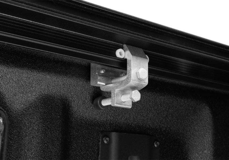 Retrax 21-26 Ford F-150 SuperCrew/SuperCab 5.5ft Bed & F-150 Lightning RetraxPRO EZ-Off FRC-4000